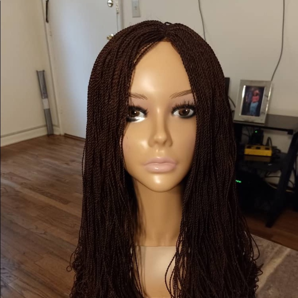 Braided wig - Picture 5 of 5